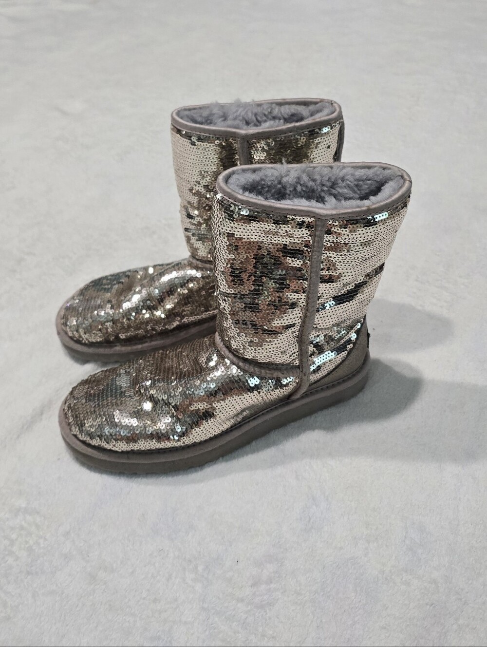 Women's UGG Boots Australia Classic Short Sequins Silver SPARKLES LOGO Size 7